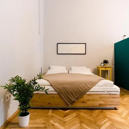 Downtown Park * Budapeşte