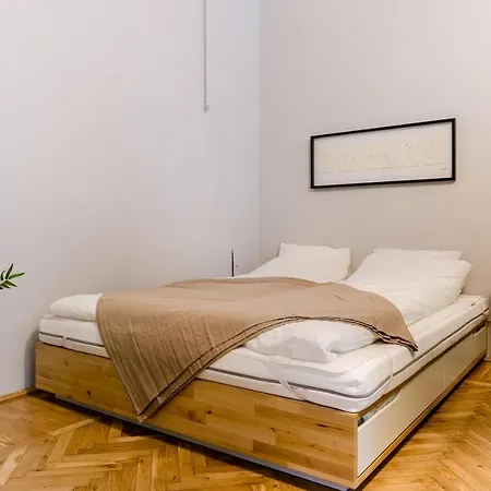 Downtown Park Apartment *