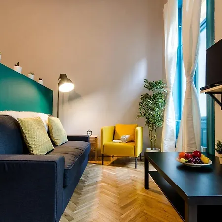 Downtown Park Apartment *